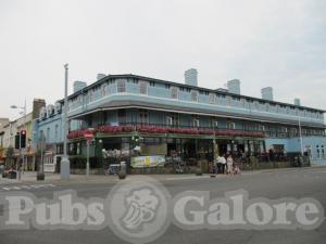 Picture of Moon & Starfish (JD Wetherspoon)