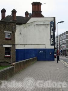 Picture of The Albion in Goldsmith's Row