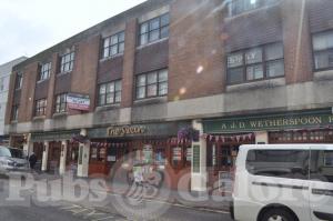 Picture of The Swan (JD Wetherspoon)