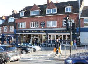 Picture of The Sir Julian Huxley (JD Wetherspoon)