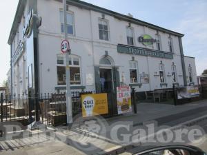 Champs Sports Bar & Grill