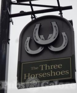 horseshoes three pubs