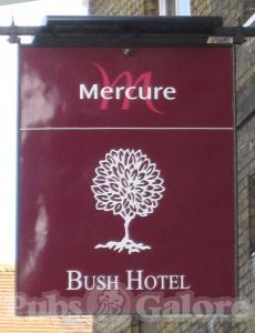 Picture of Coachmans Bar (Mercure Farnham Bush Hotel)