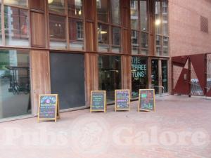 Picture of Three Tuns Bar