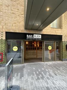 Picture of Bar + Block