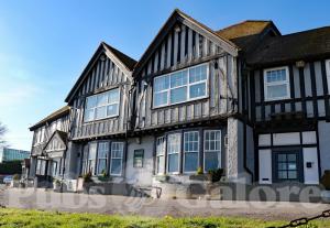 Picture of Downs Hotel