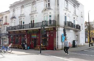 Picture of Queens Head