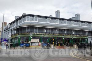 Picture of Moon & Starfish (JD Wetherspoon)