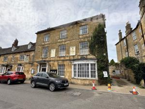 Picture of Kings Hotel