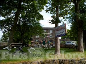 Picture of Diggle Hotel