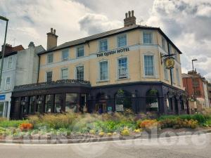 Picture of The Queen Hotel (JD Wetherspoon)