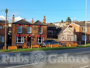 Picture of The Three Horseshoes (Pollys)