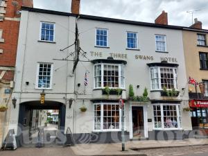Picture of Three Swans Hotel