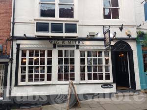 Picture of Wig & Mitre