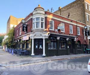 Picture of The Queen's Head