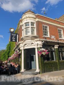 Picture of The Queen's Head