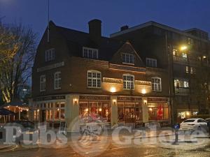 Picture of Carlton Tavern