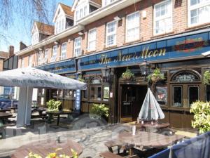 Picture of The New Moon (JD Wetherspoon)