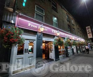 Picture of The Moon Under Water (JD Wetherspoon)