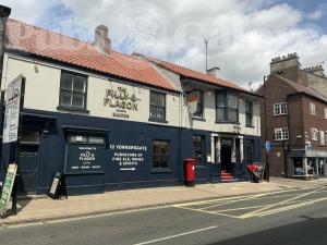 Picture of Filly & Flagon