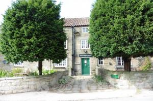 Picture of The Milburn Arms Hotel