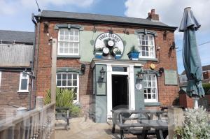 Picture of Three Crowns Inn