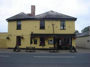 Picture of Crown Inn Hotel