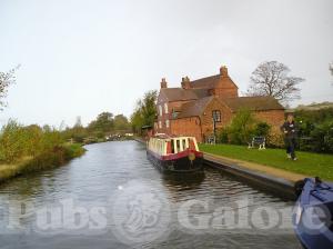 Picture of Dog & Doublet Inn