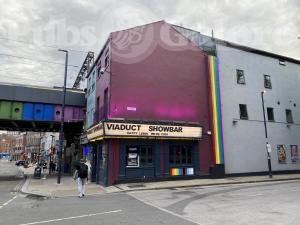 Picture of Viaduct Showbar