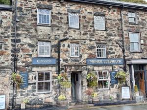 Picture of Prince Llewelyn Hotel