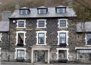 Picture of Royal Madoc Arms Hotel