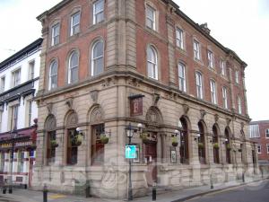 Picture of Bank Chambers Live