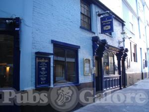 Picture of The Golden Lion (JD Wetherspoon)