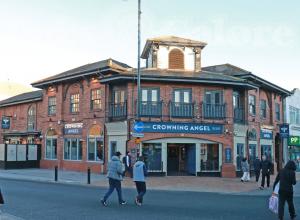 Picture of Crowning Angel