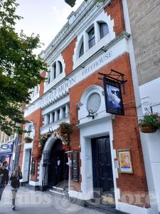 Picture of The Half Moon (JD Wetherspoon)