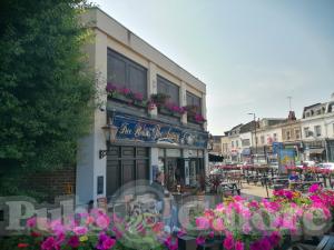 Picture of The Surrey Docks (JD Wetherspoon)