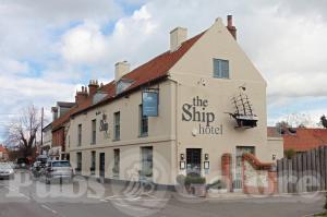 Picture of The Ship Hotel