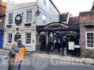 Picture of The Old White Swan