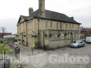Picture of The Three Hulats (JD Wetherspoon)