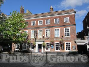 Picture of The County Hotel (JD Wetherspoon)