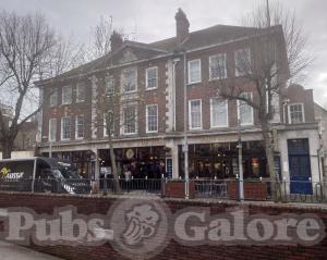 Picture of The Moon on the Hill (JD Wetherspoon)