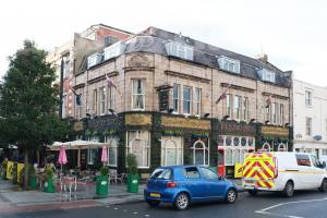 Picture of London Hotel