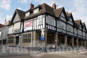 Picture of The Queens Head Hotel
