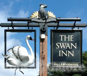 Picture of Swan Inn
