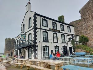 Picture of The Anglesey Arms