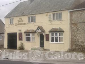 Picture of Three Horseshoes