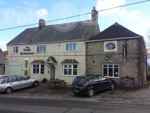 Picture of Three Horseshoes