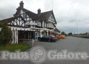 Picture of Raven Hotel