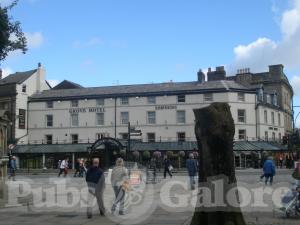Picture of Grove Hotel