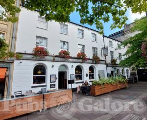 Picture of The Hatchet Inn (JD Wetherspoon)